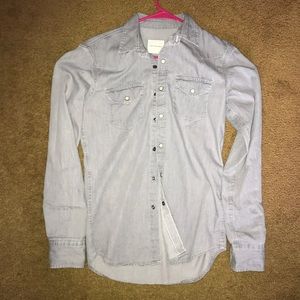 American Eagle button down